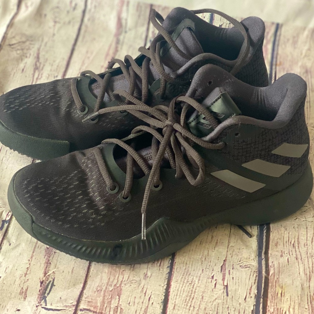 Adidas mens mid high top shoe size 7